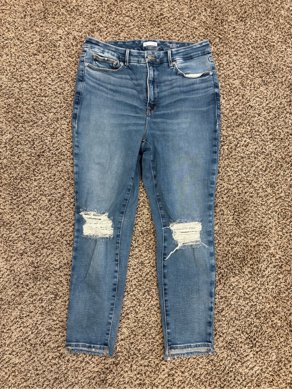 Good American Skinny Distressed Jeans in Medium Blue